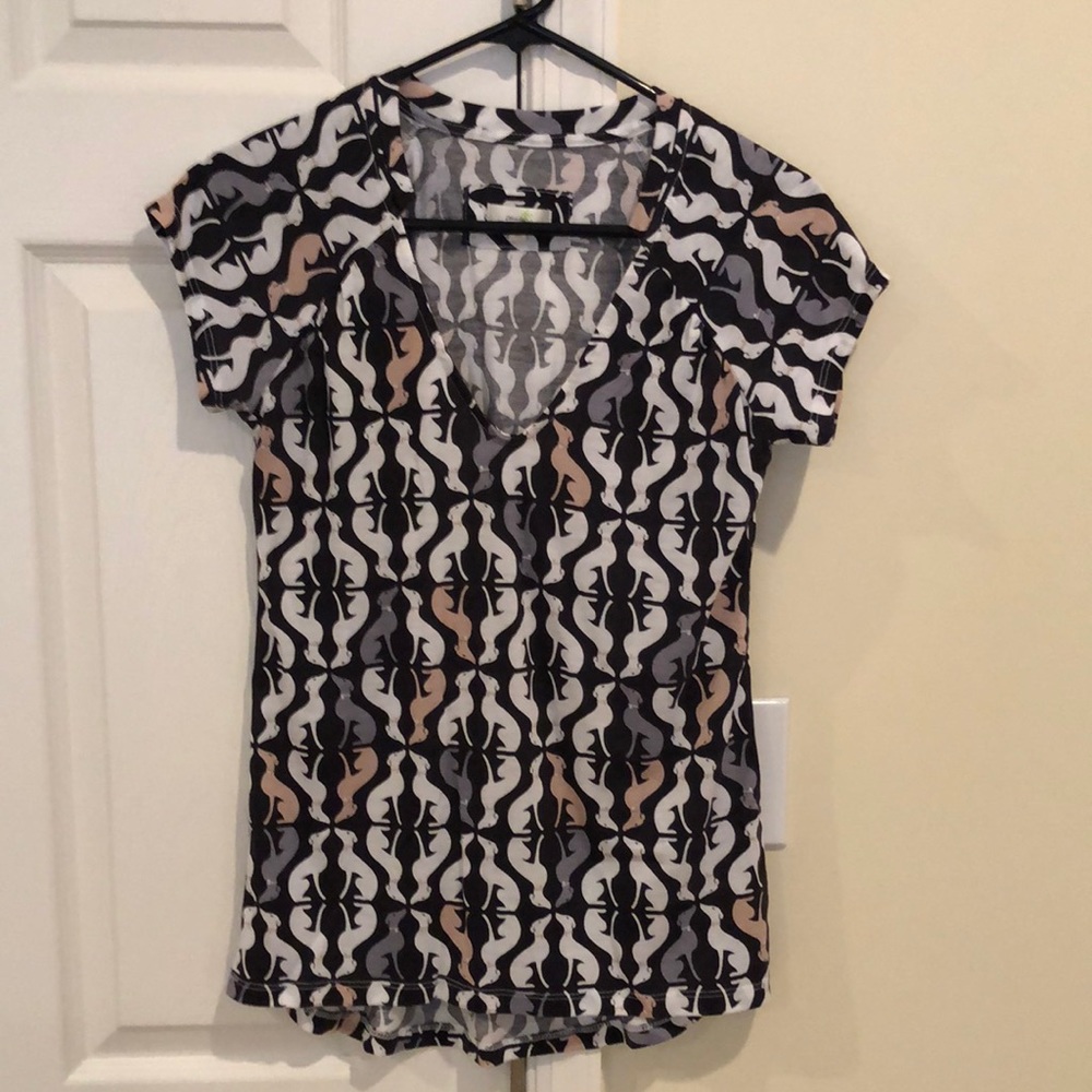 Anthropologie tee style blouse with dog print